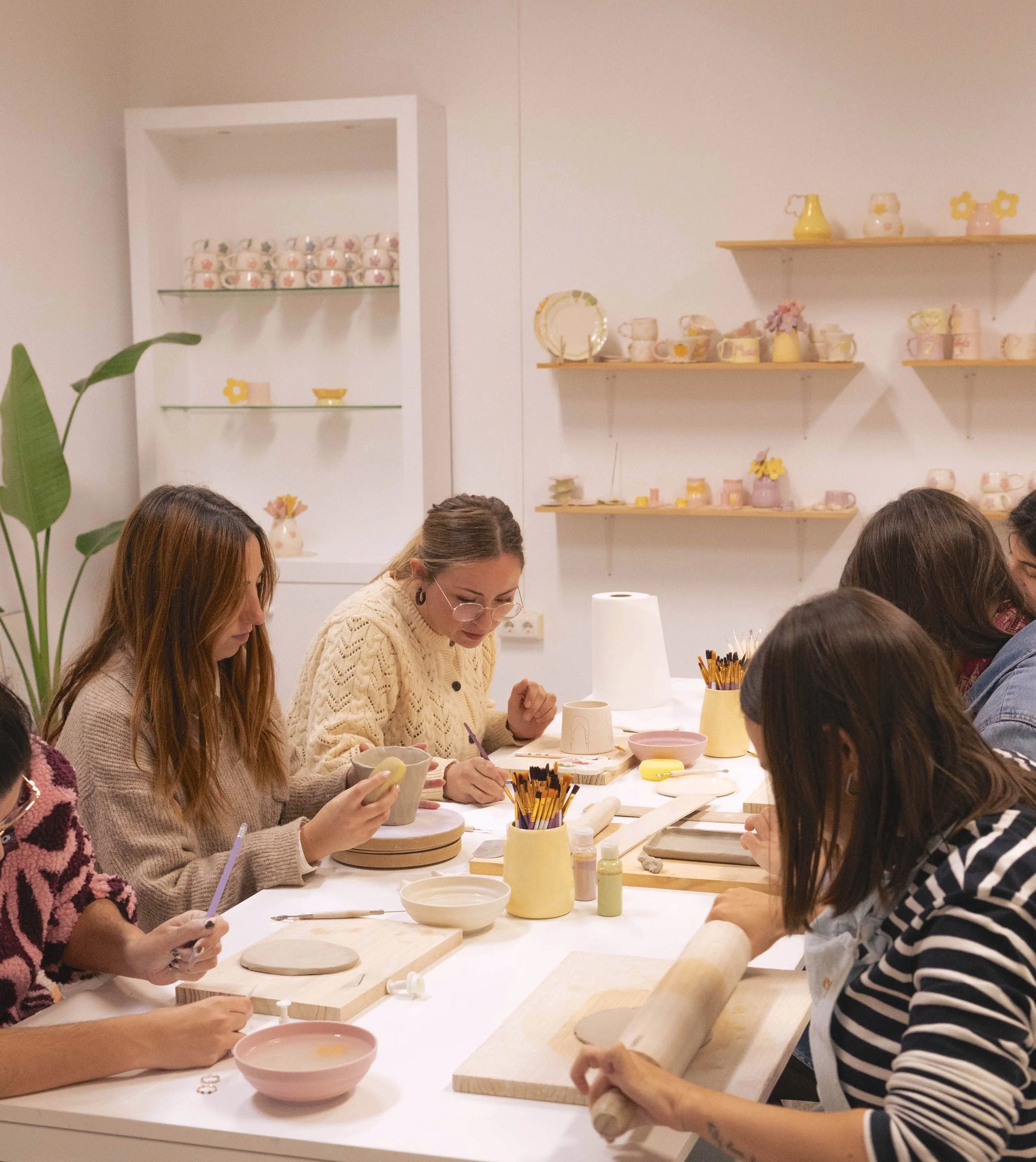 Talleres de cerámica en Almansa. Vive una Navidad creativa con Pipa and Happy