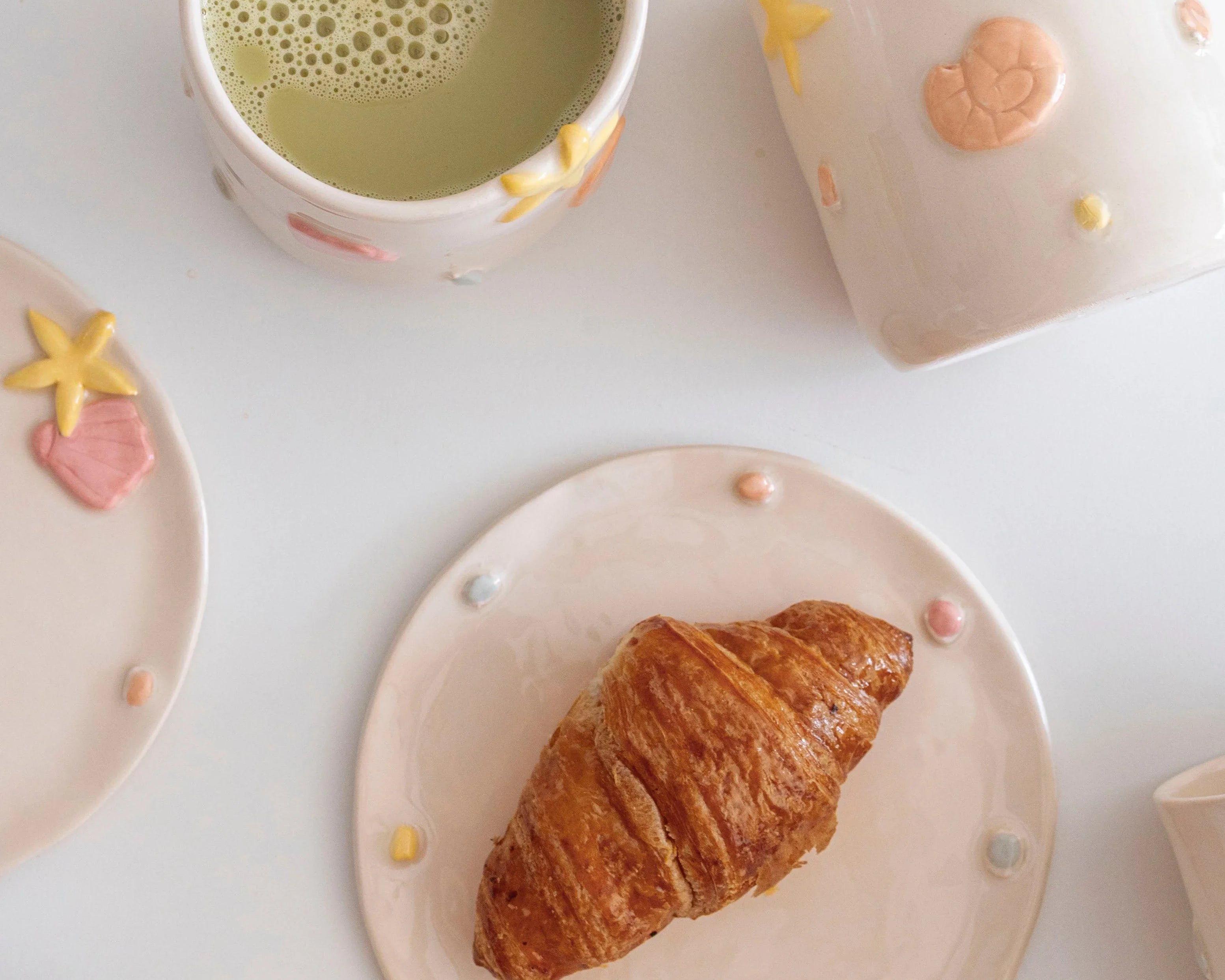 Cómo elegir piezas únicas para decorar tu mesa este verano.Guía completa con cerámica artesanal