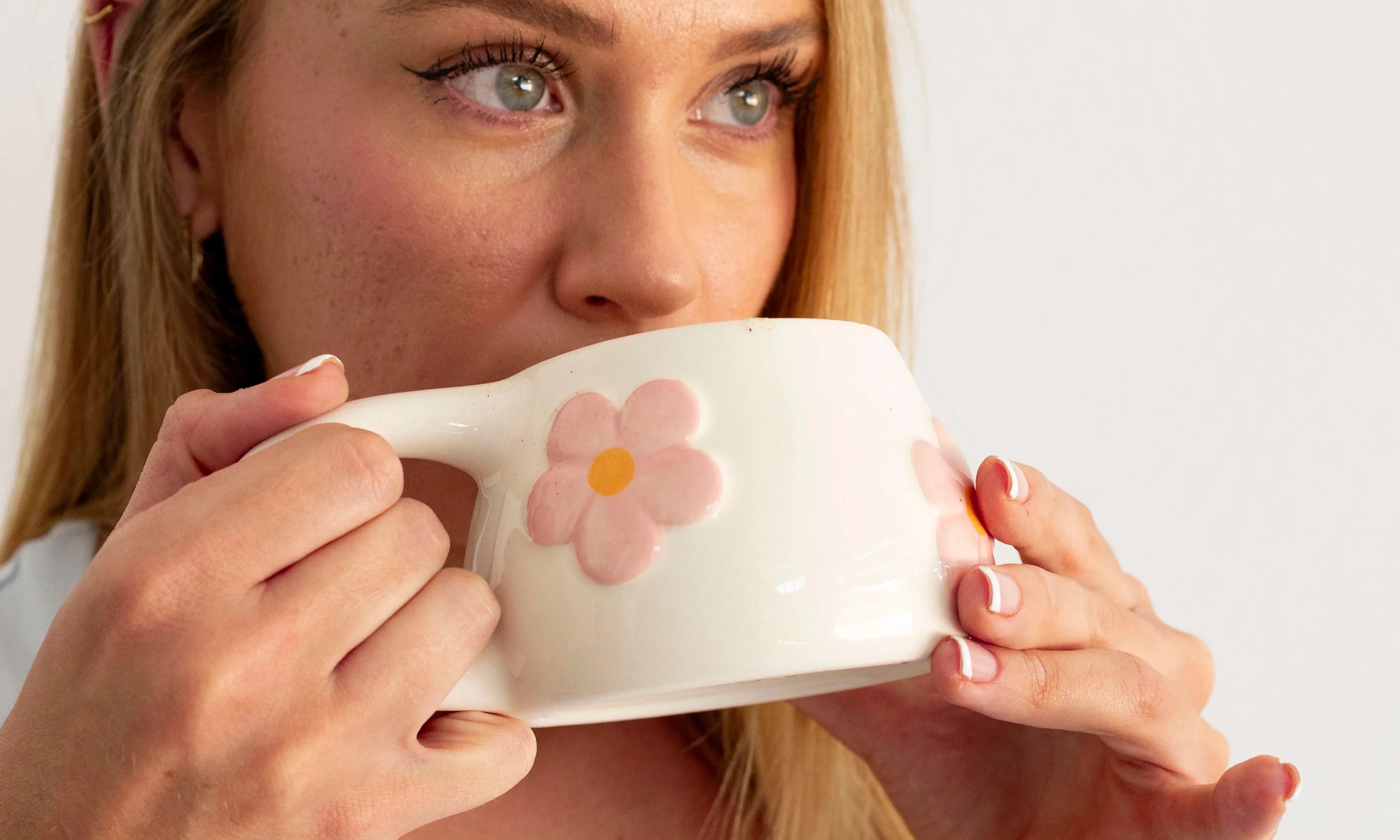 El Impacto Positivo de Comprar Tazas de Cerámica Hechas a Mano