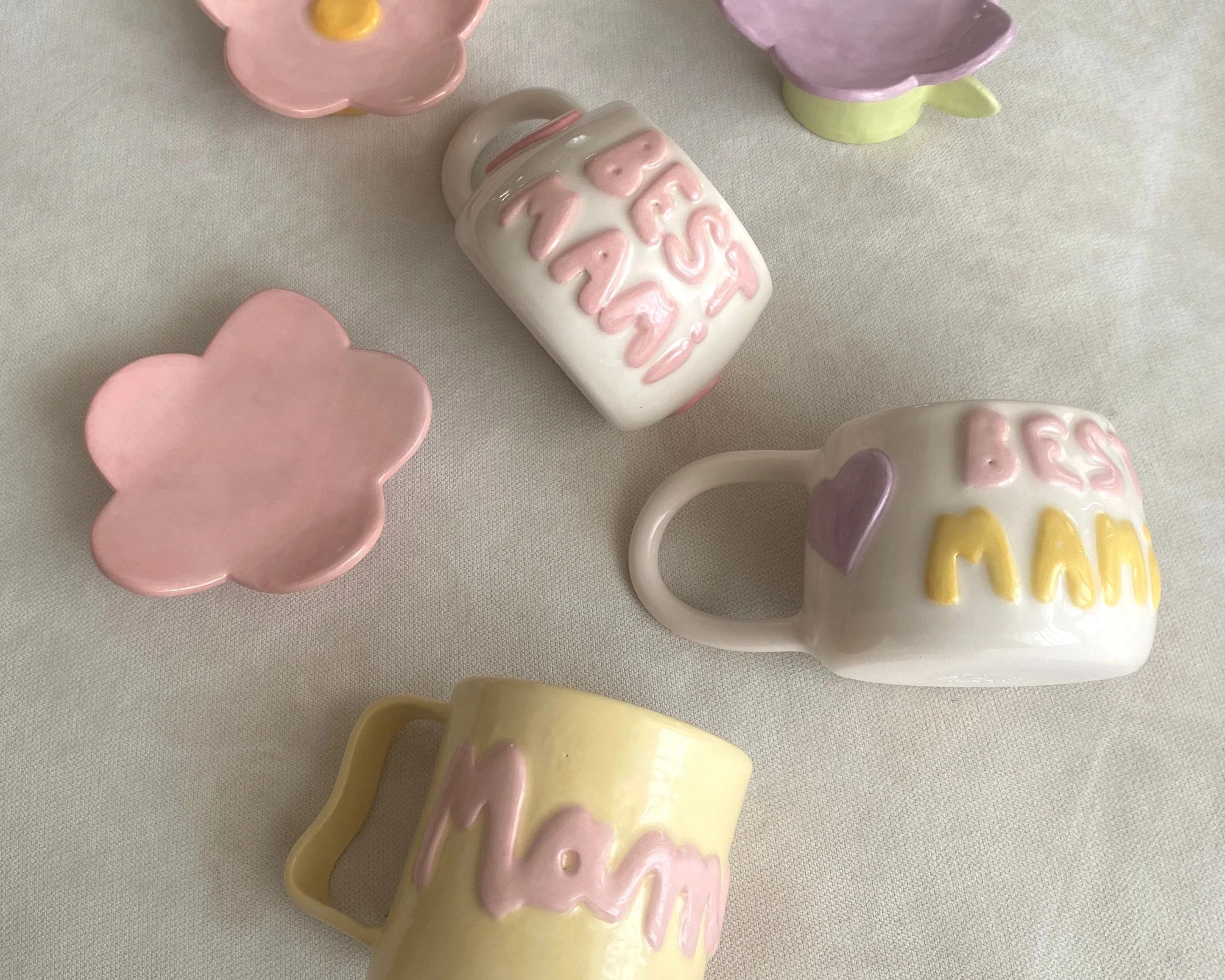 Colección de tazas de cerámica "Mamaaá".Un homenaje a todas las madres