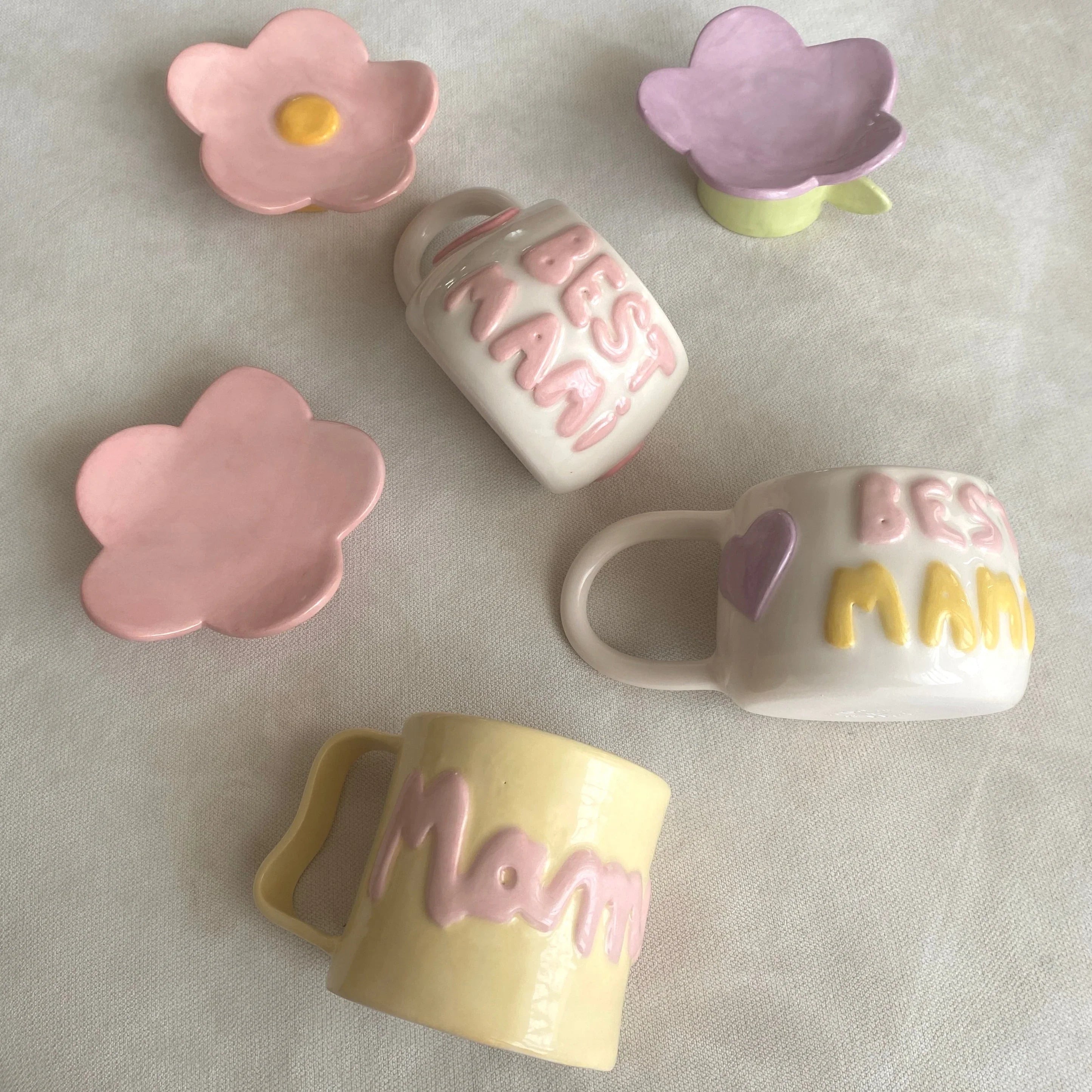 Colección de tazas de cerámica "Mamaaá".Un homenaje a todas las madres