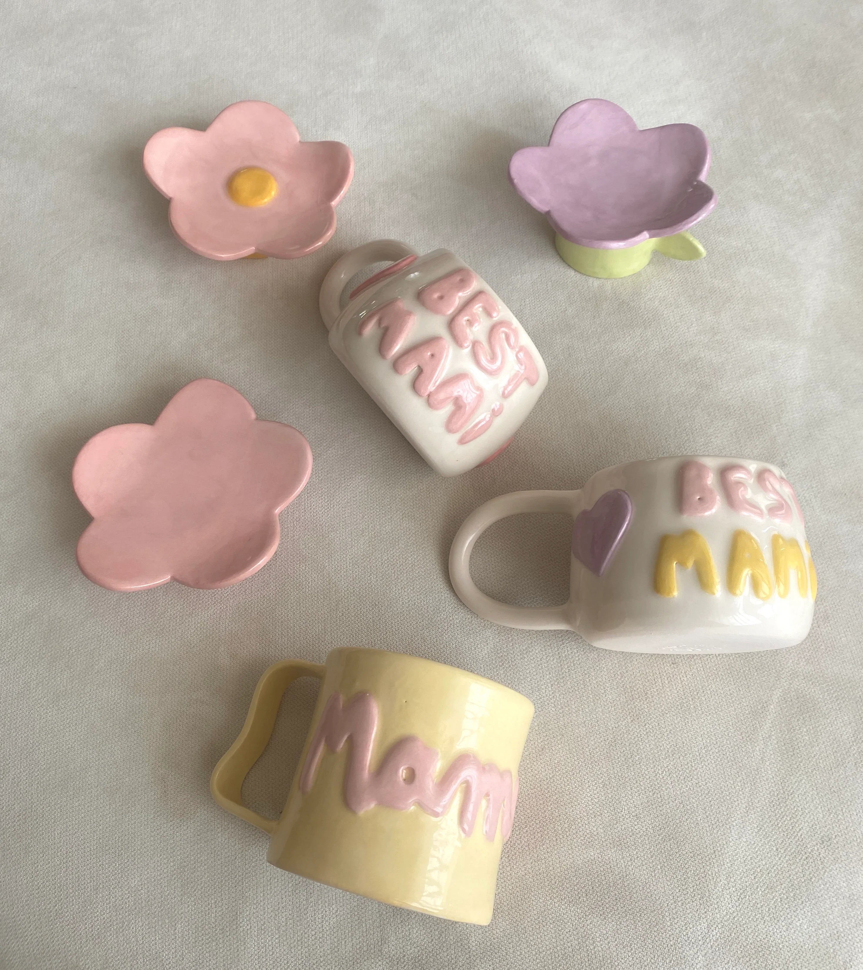 Colección de tazas de cerámica "Mamaaá".Un homenaje a todas las madres