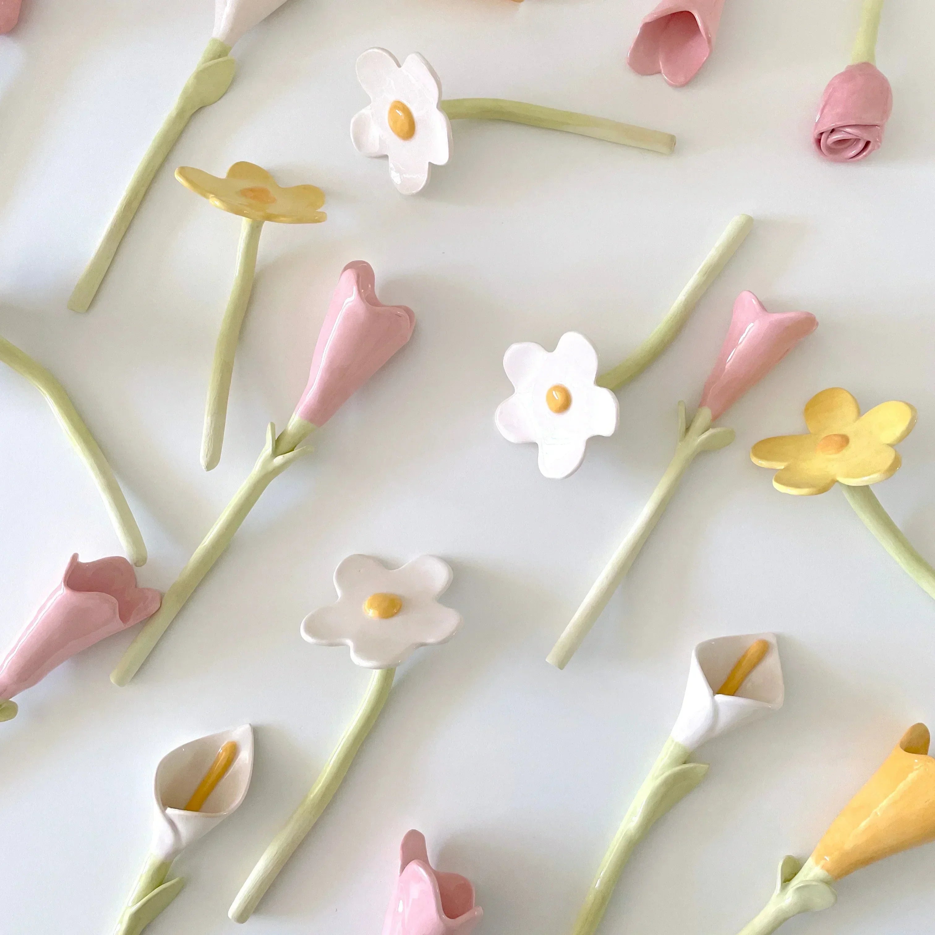 flores de cerámica hechas a mano