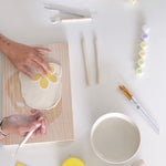 Cargar imagen en el visor de la galería, Kit de flores HANAMI: crea tus margaritas
