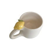taza espresso con limon en el asa de cerámica hecha a mano por Pipa and happy