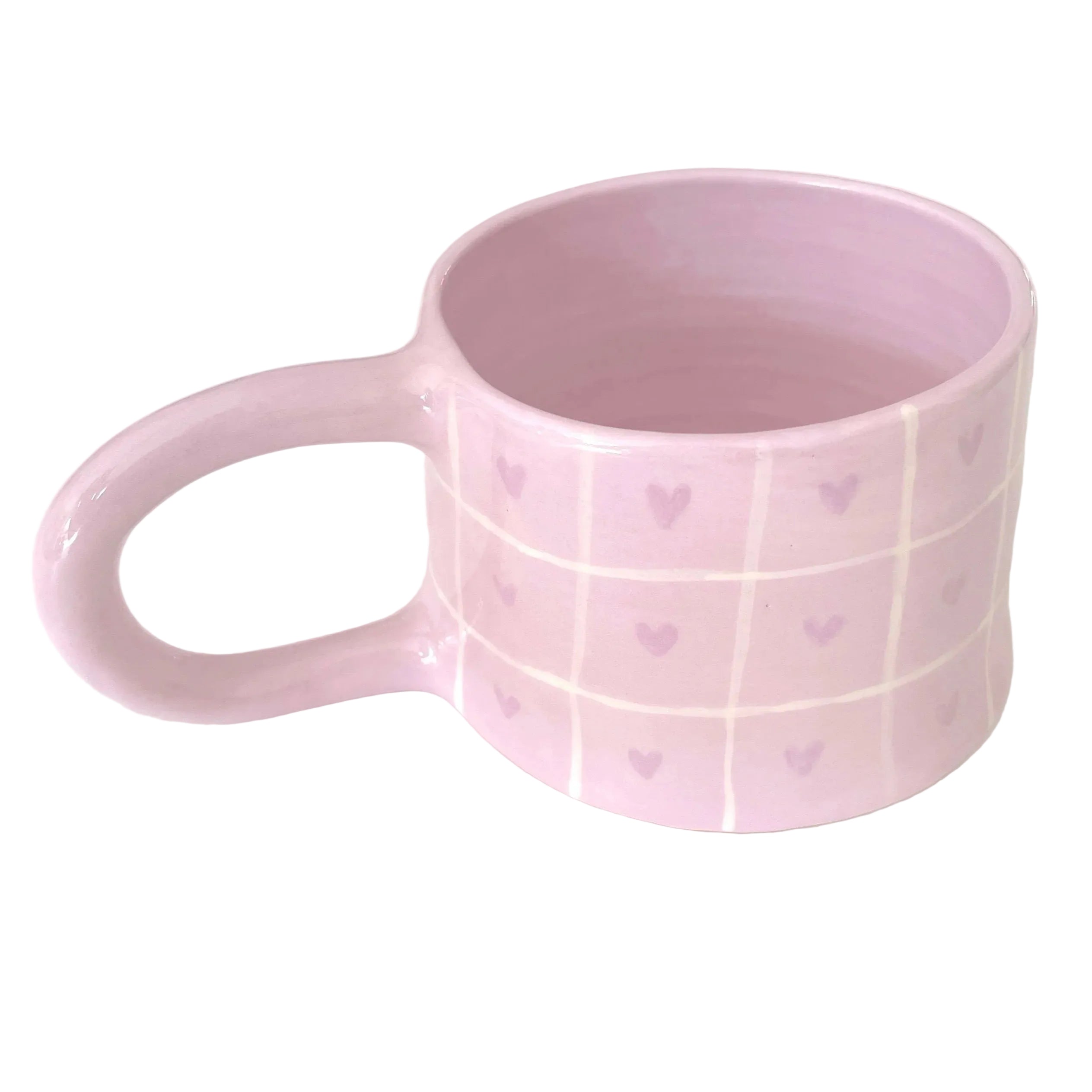 Taza con rayas y corazones pintados a mano en color lila pastel.P erfecta para cafés  y matcha latte.
