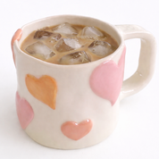 taza de cerámica de 400 ml hecha a mano con corazones rosas en relieve