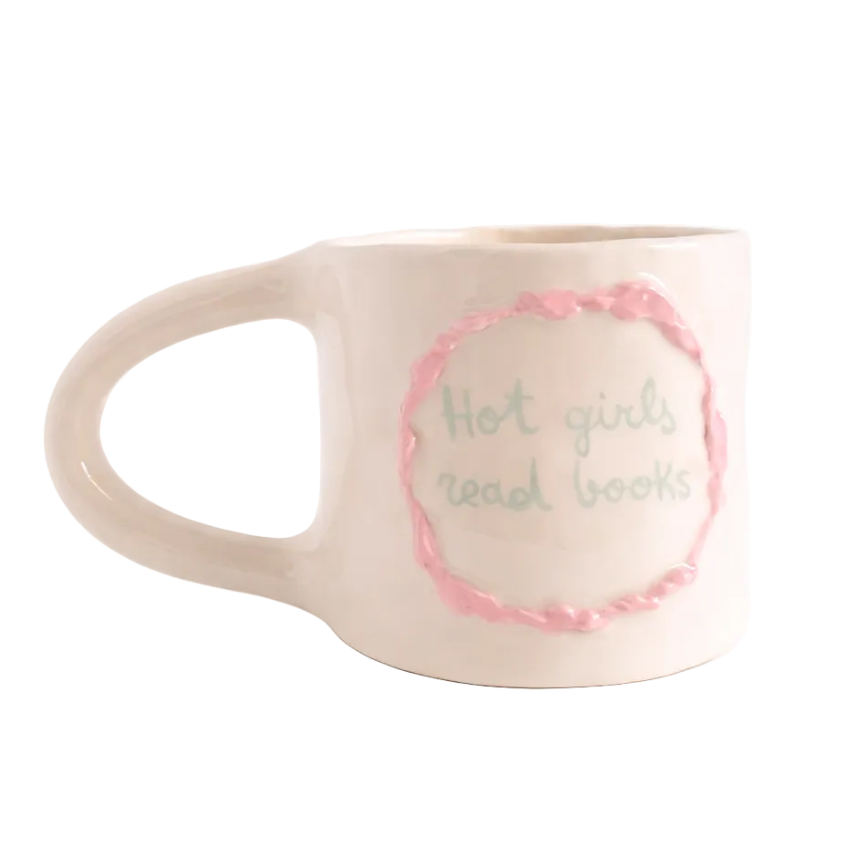 taza de cerámica hecha a mano con texto Hot girls read boos de Pipa and Happy