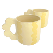 tazas de ceramica con asa de flor en color amarillo pastel
