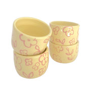 tazas espresso con flores pintadas en rosa