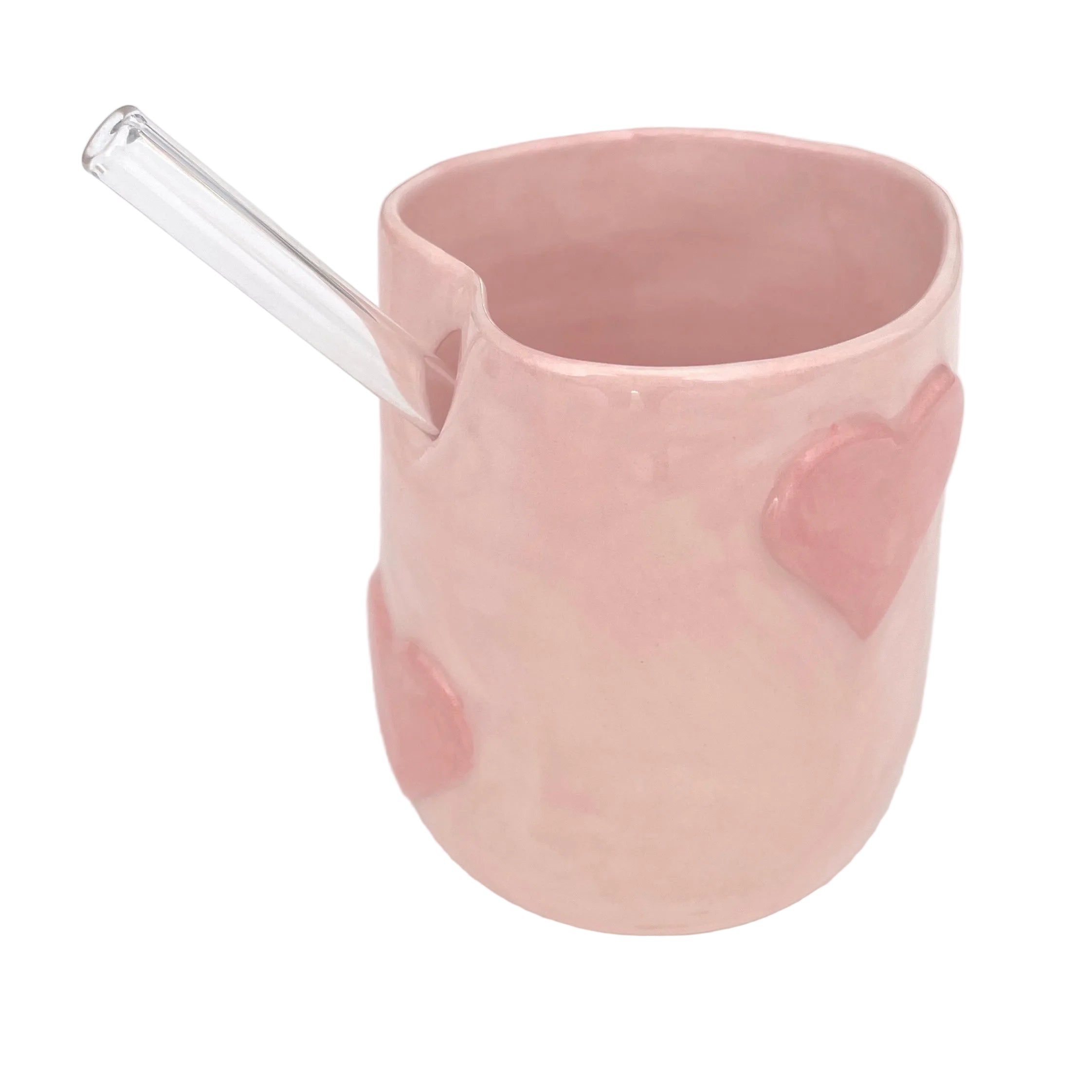 vaso rosa pastel con forma de corazón para beber té matcha